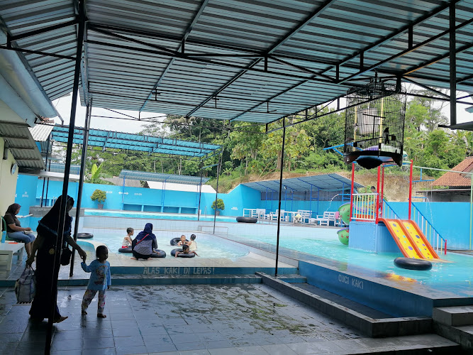 Mengapa Kolam Renang Tirta Wening Jadi Surga Keluarga di Cilacap?